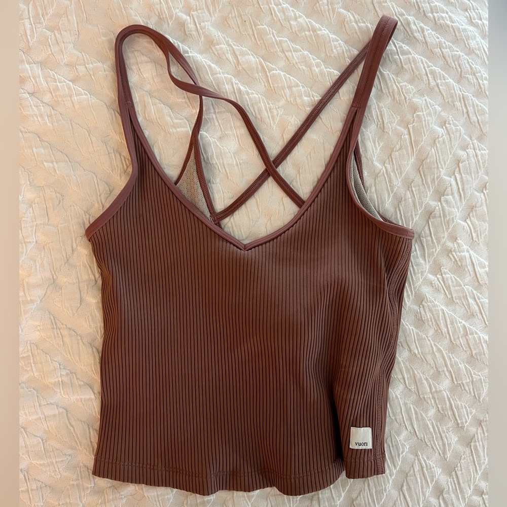 Vuori Ribbed Crop Tank in Rosewood - XS